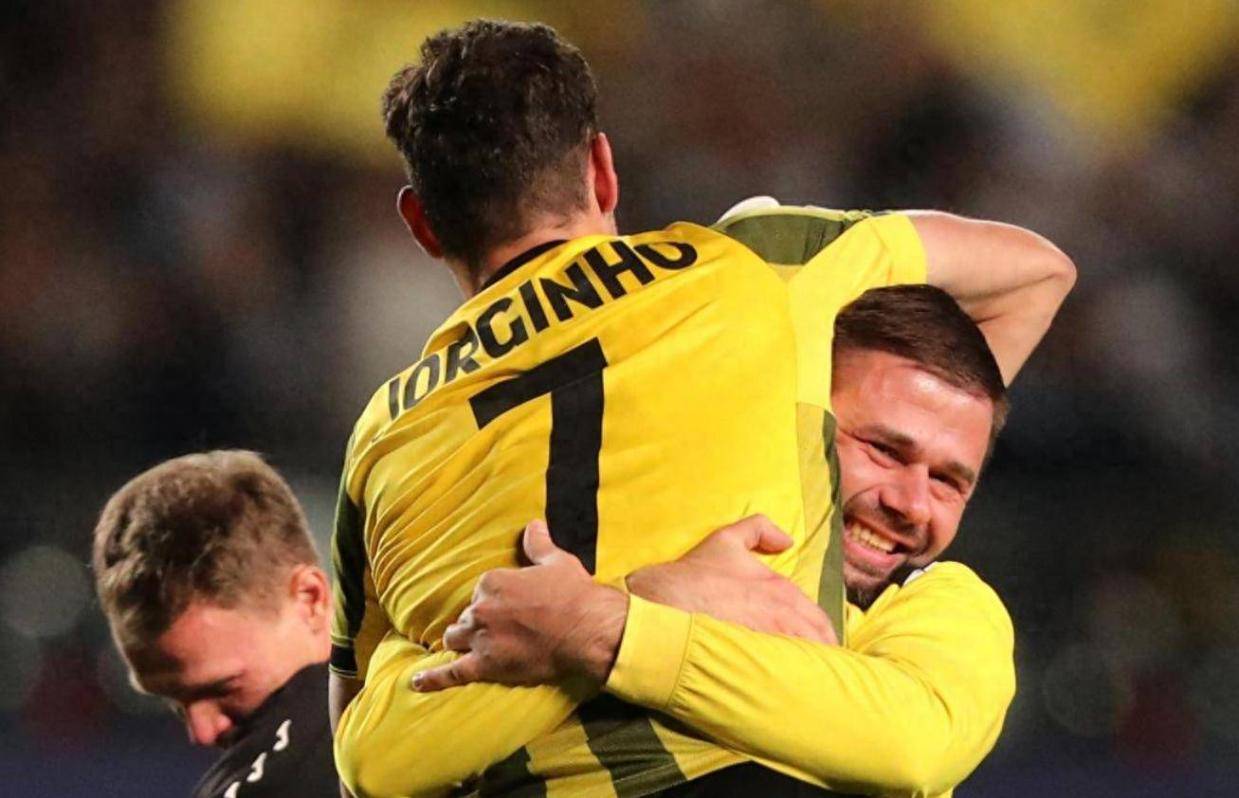 冷门一夜，3队淘汰劲敌挺进欧冠，队史首次，创造历史神迹