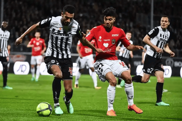 德甲焦点战：莱比锡红牛VS弗赖堡，红牛主场有望全取三分